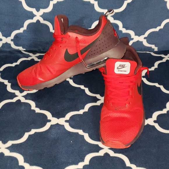 nike air max tavas university red